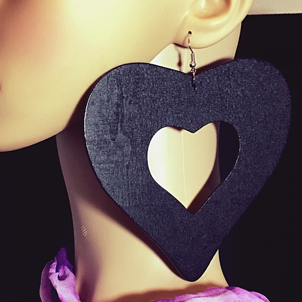 🖤🌴 NEW! Black, Natural Wood Heart Earrings 🖤🌴